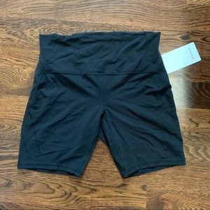 (NEW) Lululemon’s Nulu Fold HR Yoga Short 8”